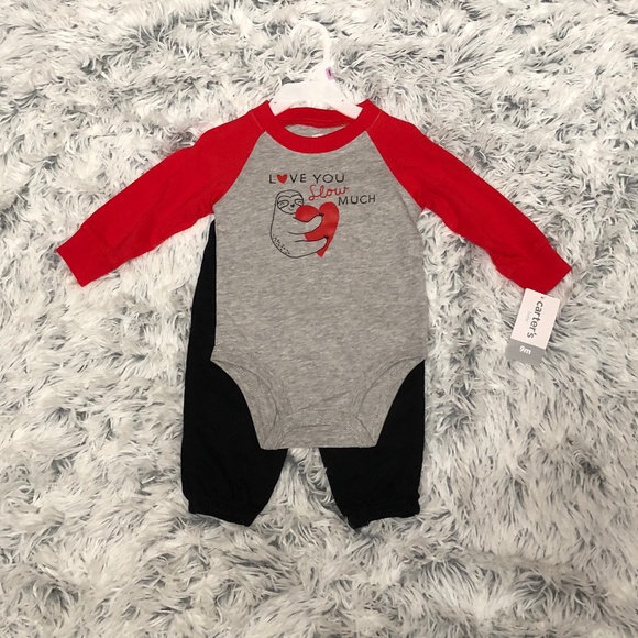 Carter’s Valentine’s Day Sloth bodysuit set - Picture 1 of 7